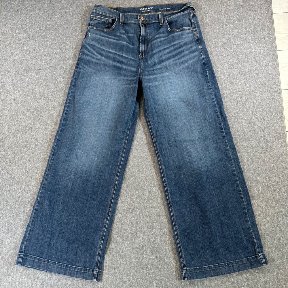 Ariat Jeans Womans 34R Ultra High Rise Blue Wide Leg Stretch Denim EXCELLENT